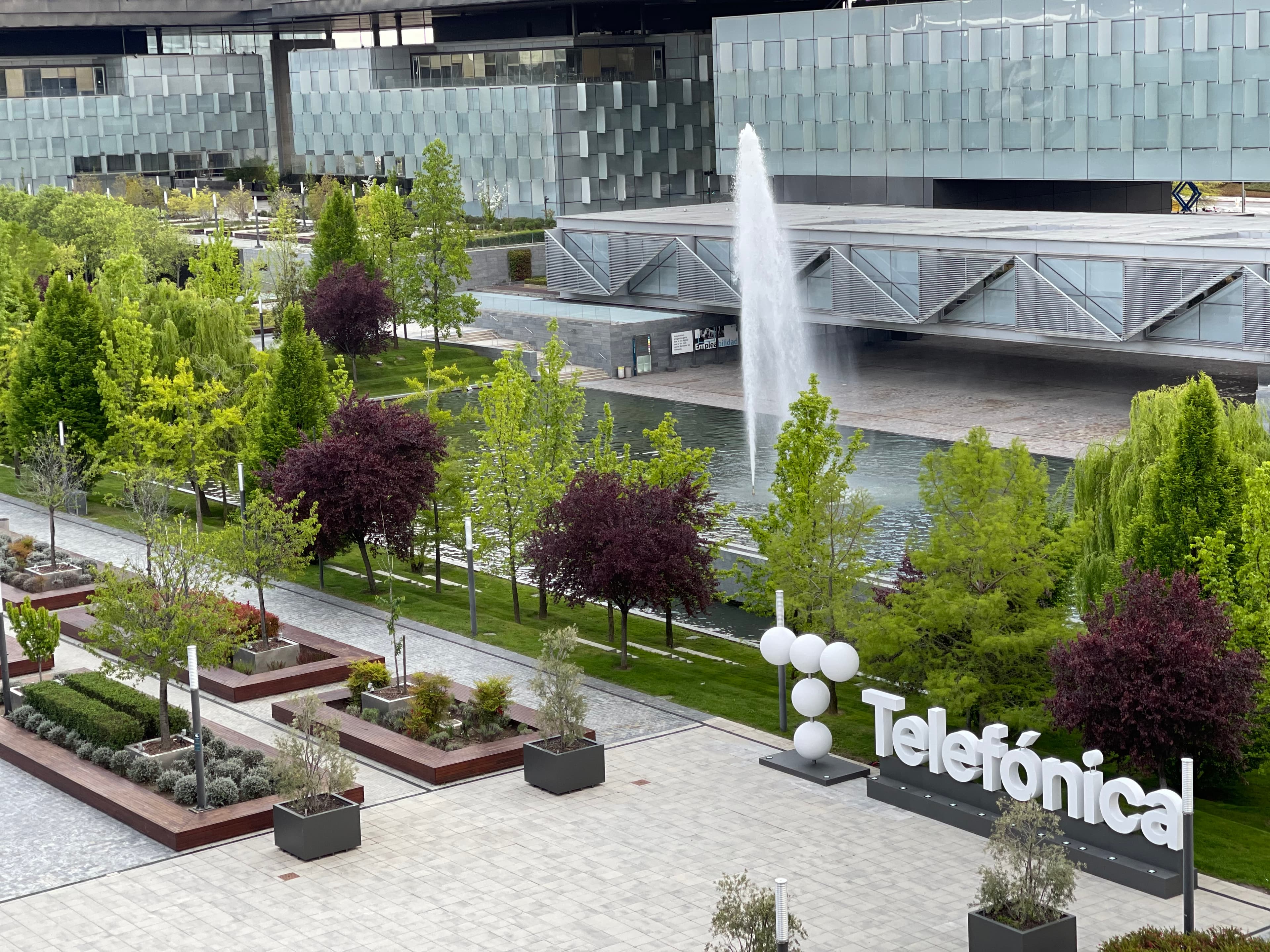 https://d300zch48kanqv.cloudfront.net/original_images/DT1_-_Distrito_Telefonica_imagen_1.jpeg